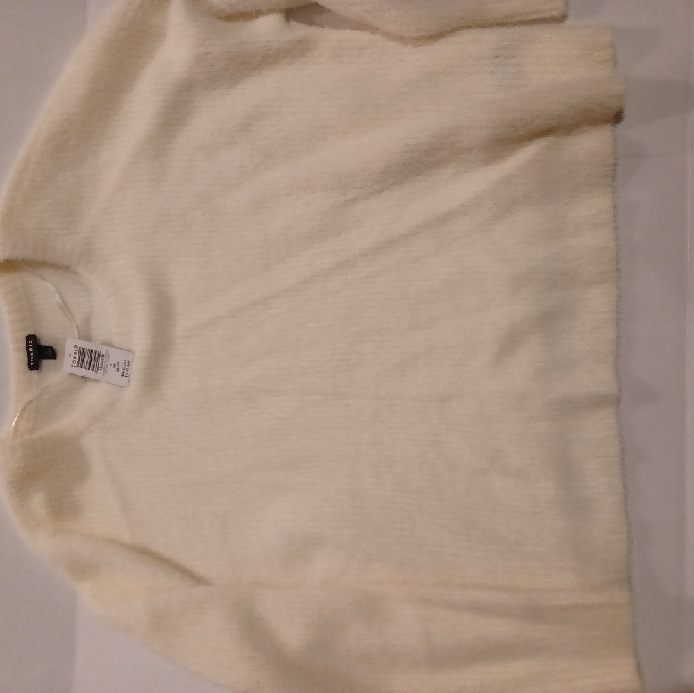 Torrid white Fuzzy Sweater Size 3x